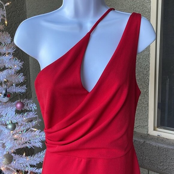 F028 Windsor Red Formal Gown (Size Medium) ❤️ - Picture 4 of 12